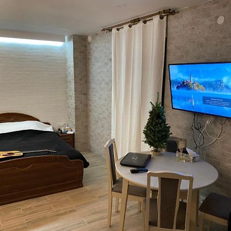 Freedom Apartment On Khmelnytsky Str Lviv Dış mekan fotoğraf